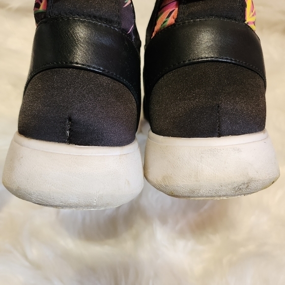 Tropical‎ Sneakers - Picture 7 of 9